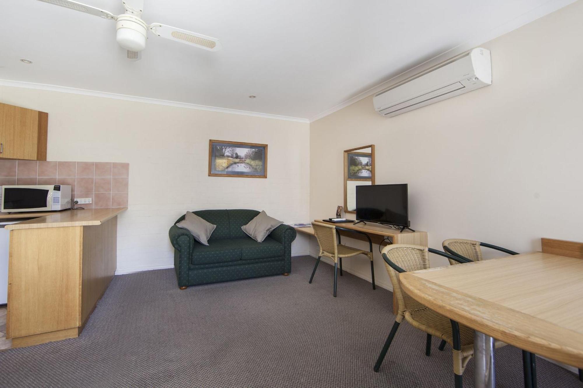Redhill Cooma Motor Inn Exterior foto